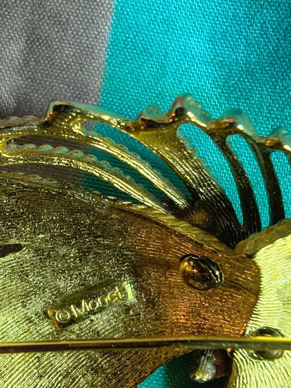 Vintage Monet Mirador Gold Tone Brooch View 6